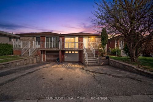 768 Annamore Rd, Mississauga, ON, L4Y2V7 | Card Image