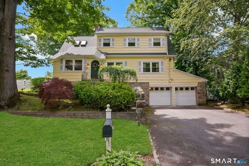 52 Center Dr, Old Greenwich, CT, 06870-1443 | Card Image
