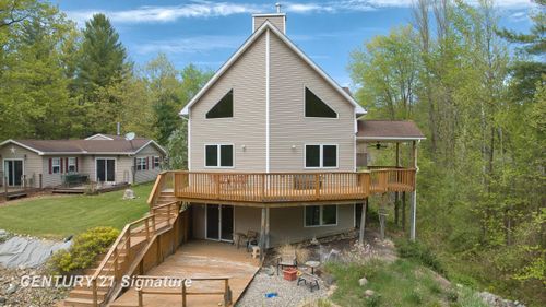 1724 Middle Point Dr, Alger, MI, 48610-8532 | Card Image