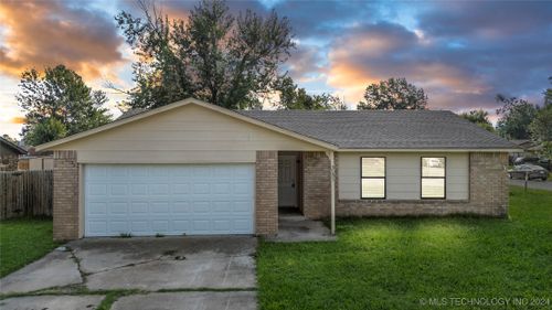 3131 S 211th Eastavenue, Broken Arrow, OK, 74014 | Card Image