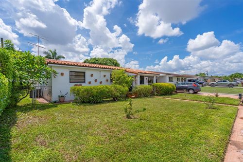 1310 W 36th St, Hialeah, FL, 33012-4831 | Card Image