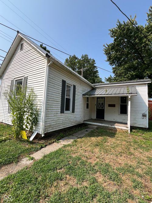 102 Meridain St, Darlington, IN, 47940-4021 | Card Image