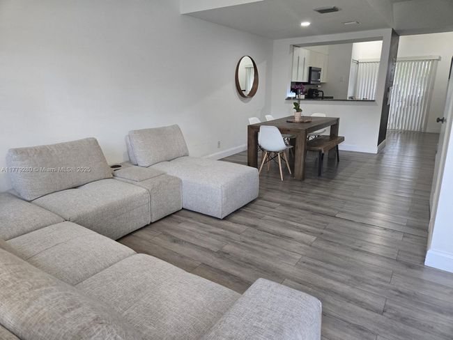 299 Duval Ct, Townhouse with 2 bedrooms, 2 bathrooms and null parking in Weston FL | Image 7