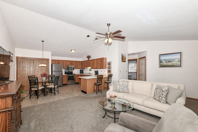 505 Lawson School Rd, Condo with 2 bedrooms, 1 bathrooms and null parking in Delavan WI | Image 7