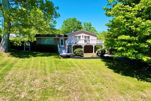637 Hilltop St, Marion, VA, 24354-2207 | Card Image