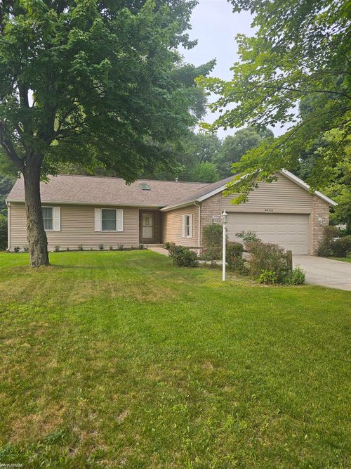 4224 N River Rd, Fort Gratiot, MI, 48059-4052 | Card Image