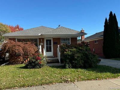 4201 Mckinley Street, Home with 3 bedrooms, 2 bathrooms and null parking in Dearborn Heights MI | Image 2