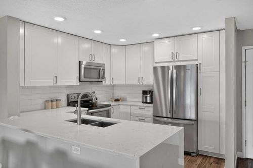 308-1415 17 St Se, Calgary, AB, T2G3V3 | Card Image
