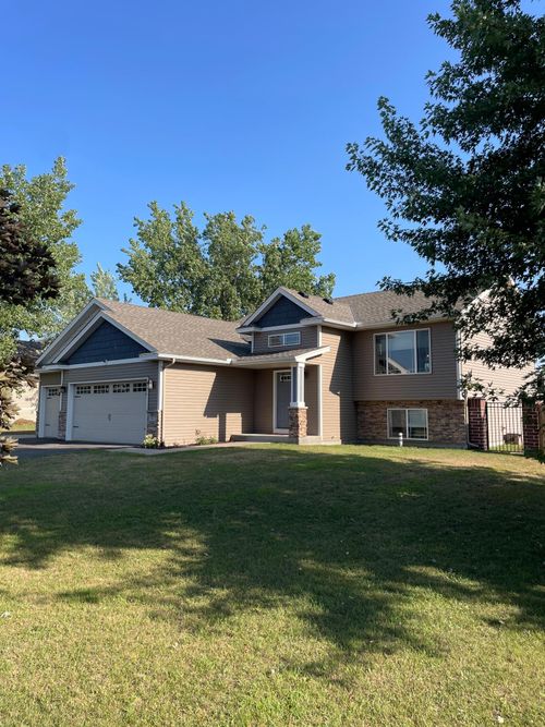 563 Forest Rd, Big Lake, MN, 55309-3309 | Card Image