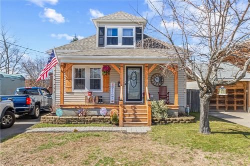 61 Mcaloon Street, Pawtucket, RI, 02861 | Card Image