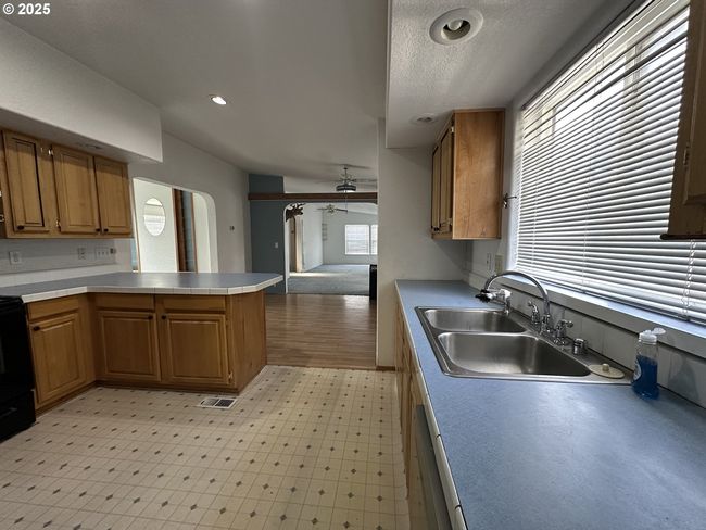 404 Second St, House other with 3 bedrooms, 2 bathrooms and null parking in Fossil OR | Image 8