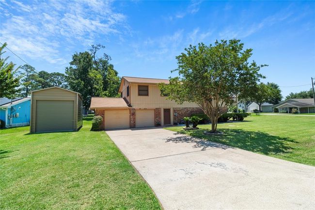 600 Sam Houston Loop, House other with 3 bedrooms, 2 bathrooms and null parking in Pointblank TX | Image 23