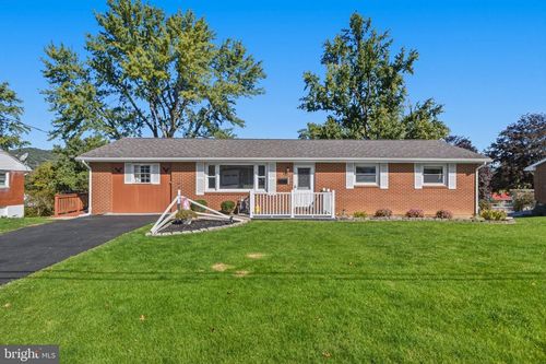 1017 E High Street, BELLEFONTE, PA, 16823 | Card Image