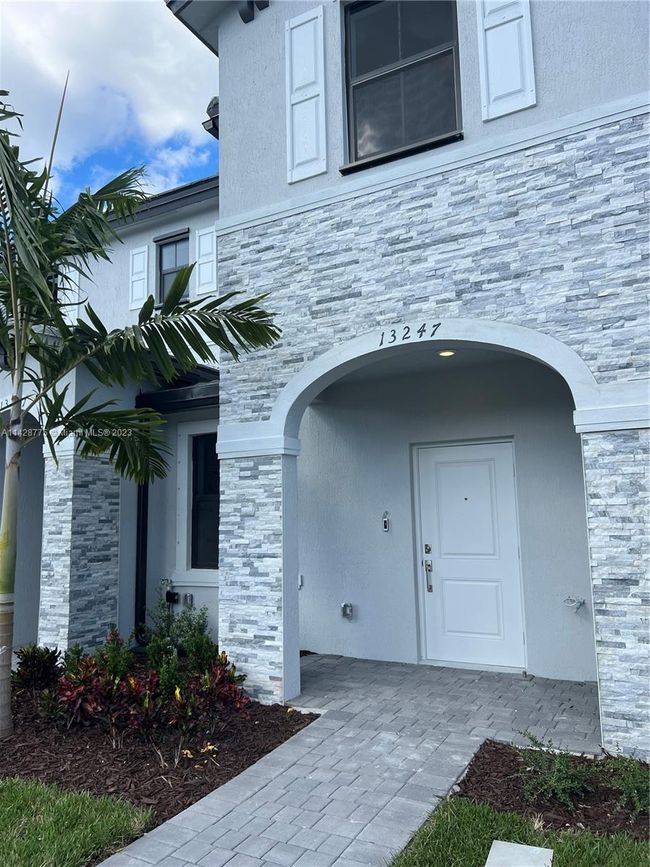 0 - 13247 Sw 286th St, Home with 3 bedrooms, 2 bathrooms and null parking in Homestead FL | Image 3
