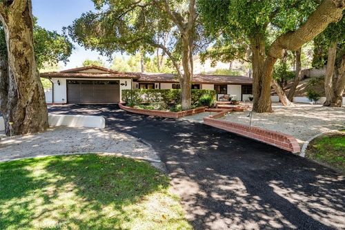15737 Warm Springs Dr, Canyon Country, CA, 91387-4030 | Card Image