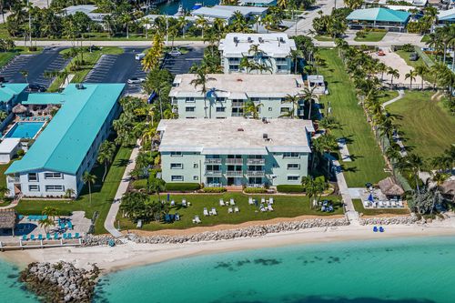 32-1101 W Ocean Dr, Key Colony Beach, FL, 33051 | Card Image