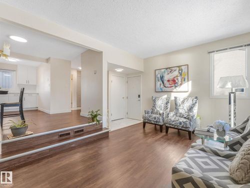 12 Akinsdale Gdns, St Albert, AB, T8N2W9 | Card Image