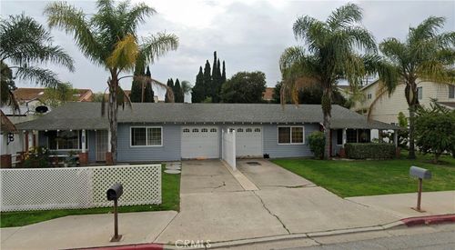 135 Del Mar Ave, Costa Mesa, CA, 92627-1323 | Card Image