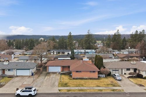 5827 N Fleming St, Spokane, WA, 99205-7451 | Card Image