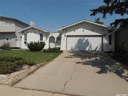 421 Maple Bay, Estevan, SK, S4A2E6 | Card Image