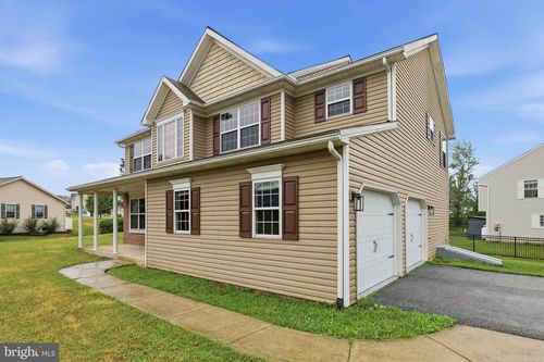 125 Woodmeadow Dr, Denver, PA, 17517-8846 | Card Image