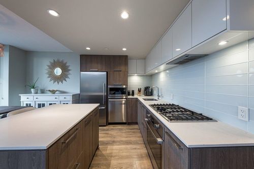 608-680 Seylynn Cres, North Vancouver, BC, V7J0B5 | Card Image