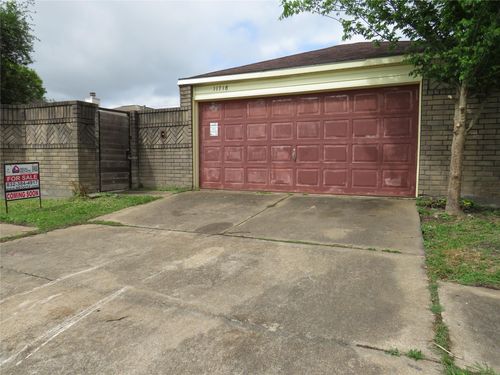 11718 Coachfield Lane, Houston, TX, 77035 | Card Image