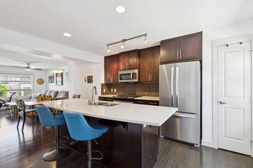 27 Aspen Hills Green Sw, Calgary, AB, T3H0H6 | Card Image