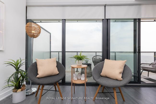 2805 - 185 Roehampton Ave, Condo with 2 bedrooms, 1 bathrooms and null parking in Toronto ON | Image 6