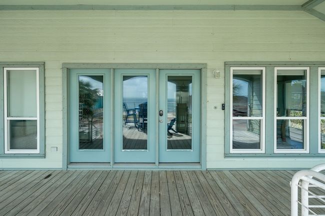 1819 Bay Shore Dr, House other with 3 bedrooms, 3 bathrooms and null parking in Rockport TX | Image 16