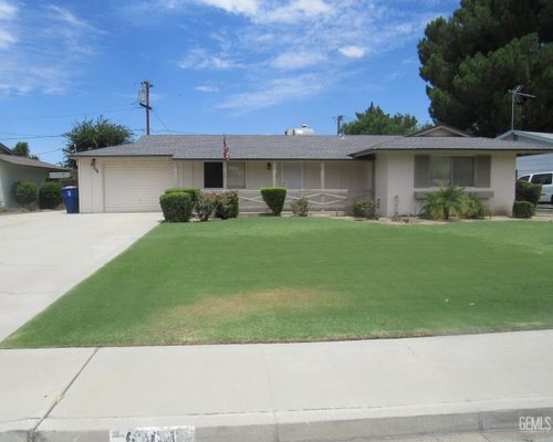 6304 Ellis Avenue, Bakersfield, CA, 93309 | Card Image