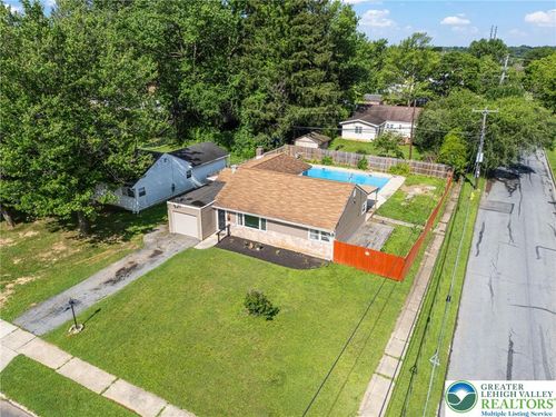 2803 Diamond Ave, Allentown, PA, 18103-6515 | Card Image