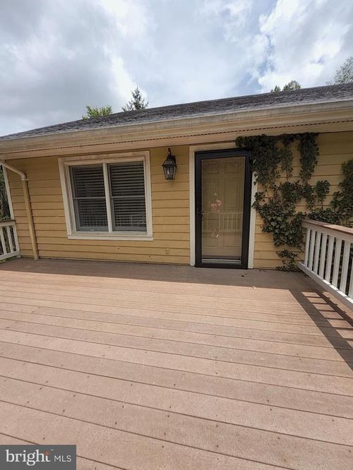 6486 Corbin Ln, WARRENTON, VA, 20186-7309 | Card Image