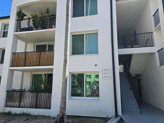 701 Villa Cir, Condo with 2 bedrooms, 2 bathrooms and null parking in Boynton Beach FL | Image 13