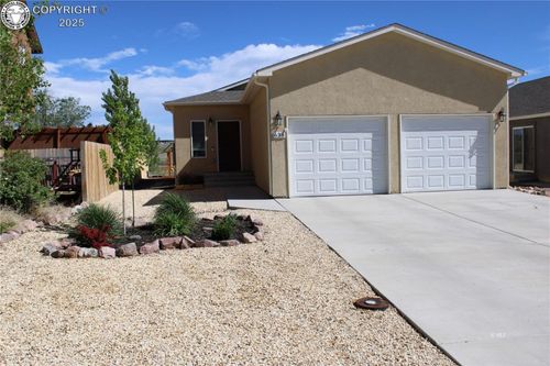 638 Cowboy Way, Canon City, CO, 81212-7710 | Card Image