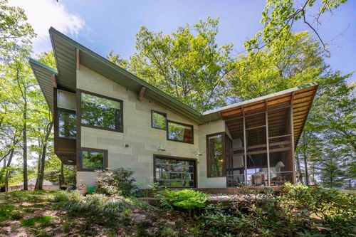 518 Shaker Blvd, Enfield, NH, 03748-3621 | Card Image