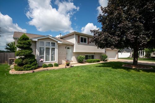 2533 Waterford Dr, Crest Hill, IL, 60403-0819 | Card Image