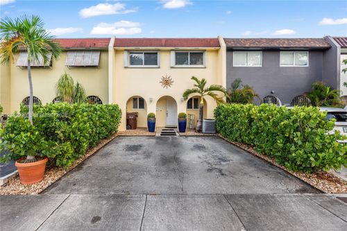 7015 W 2nd Ct, Hialeah, FL, 33014 | Card Image