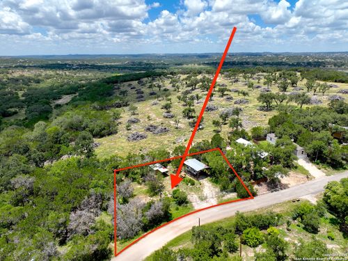 789 Rambling Dr, Canyon Lake, TX, 78133-5470 | Card Image
