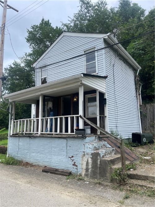 627 Valley St, Oakmont, PA, 15139-1837 | Card Image