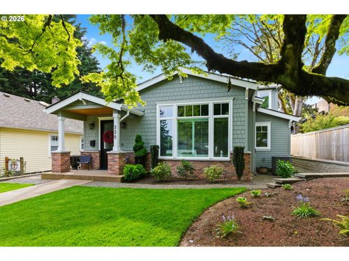 330 6th St, Lake Oswego, OR, 97034-2933 | Card Image