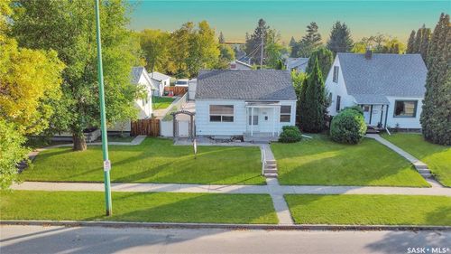 755 4th St E, Prince Albert, SK, S6V0K4 | Card Image