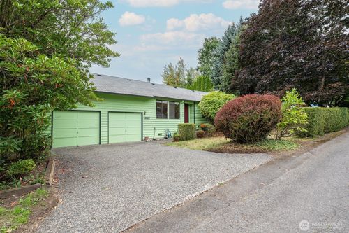19507 55th Ave Ne, Lake Forest Park, WA, 98155-3107 | Card Image