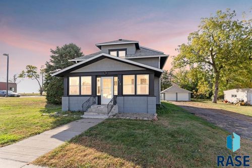 512 S Main St Street, Humboldt, SD, 57035 | Card Image
