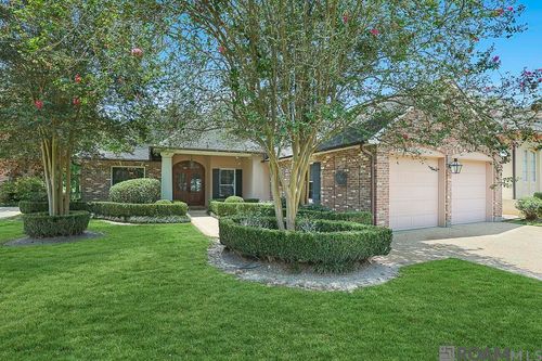 17902 Grand Cypress Creek Ave, Baton Rouge, LA, 70810-7983 | Card Image