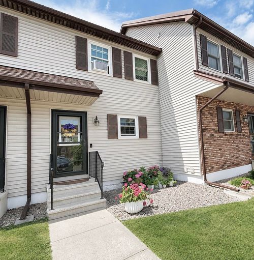 2 Set Point, Plattsburgh, NY, 12901 | Card Image