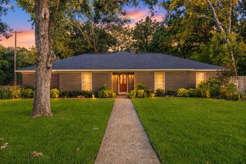 1401 Bowie Cir, Corsicana, TX, 75110-1004 | Card Image