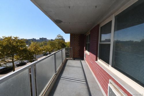 4j-12399 Flatlands Ave, Brooklyn, NY, 11207-9222 | Card Image