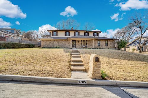 1705 Northtown Dr, Grand Prairie, TX, 75050-2231 | Card Image