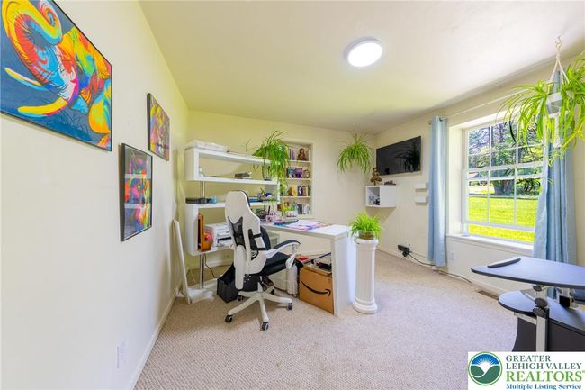 7112 Howell Ter, House other with 4 bedrooms, 2 bathrooms and null parking in Stroudsburg PA | Image 12